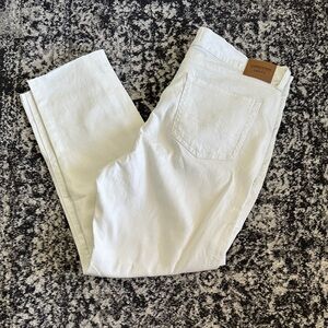 DENIZEN® from Levi's®
Women's Mid-Rise Cropped Boyfriend Jeans - Coconut
Milk 10